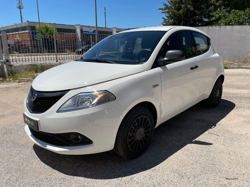 Lancia Ypsilon 1.2 69 CV 5 porte GPL Ecochic Silver