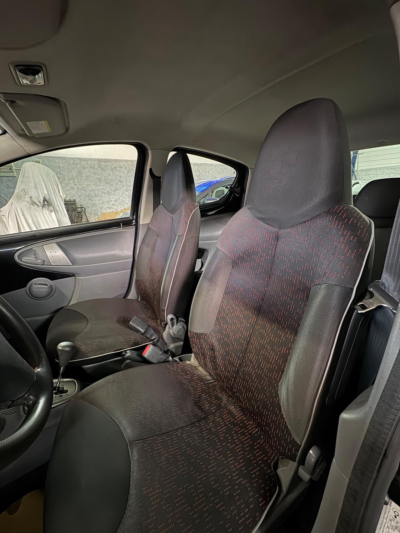 Peugeot 107 AUTOMATICA 1.0 BENZ 5 porte