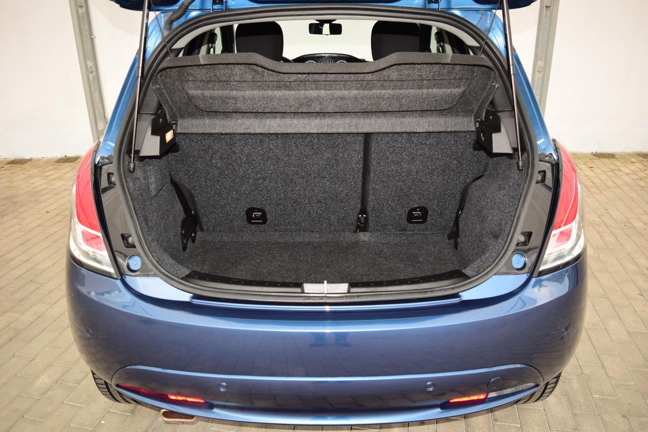 Lancia Ypsilon 1.0 Firefly Hybrid 70 cv Gold