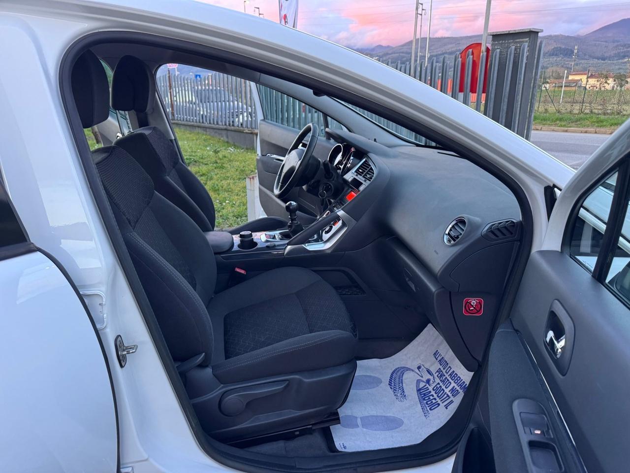 Peugeot 3008 1.6 HDi 115CV Business