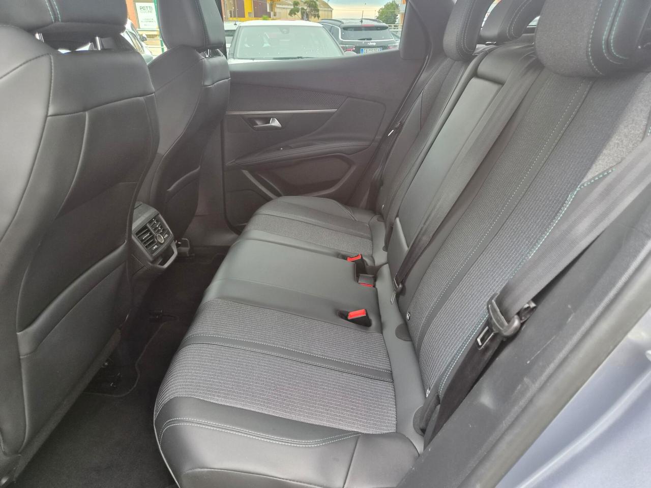 Peugeot 3008 BlueHDi 130 S&S Allure