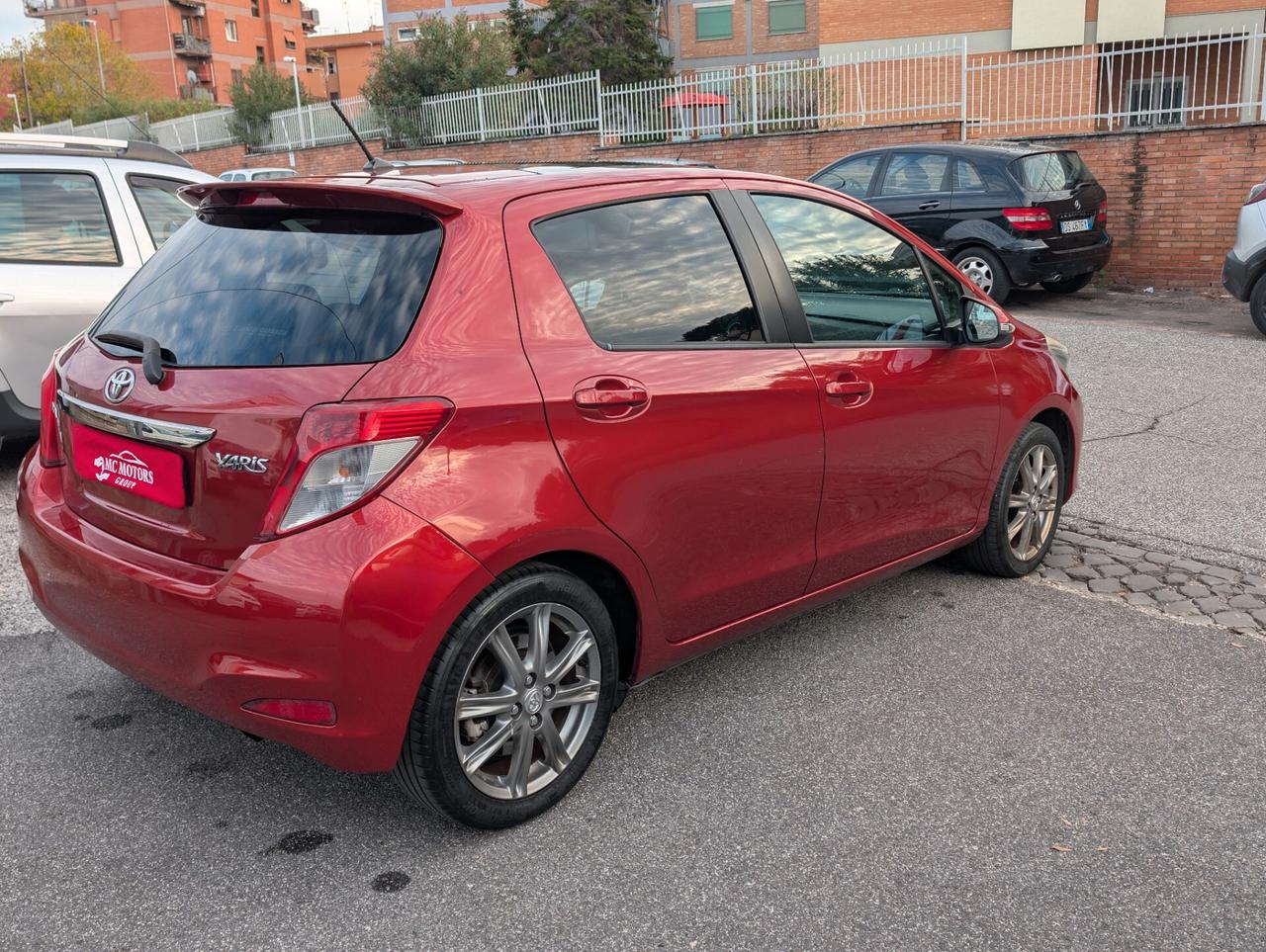 Toyota Yaris 1.3 5 porte Lounge
