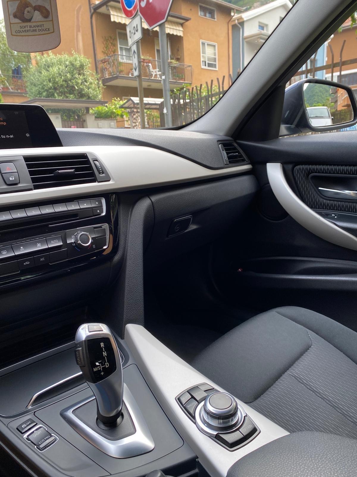 Bmw 318 Bmw 318, euro 6C, anno 2016, cambio automatico