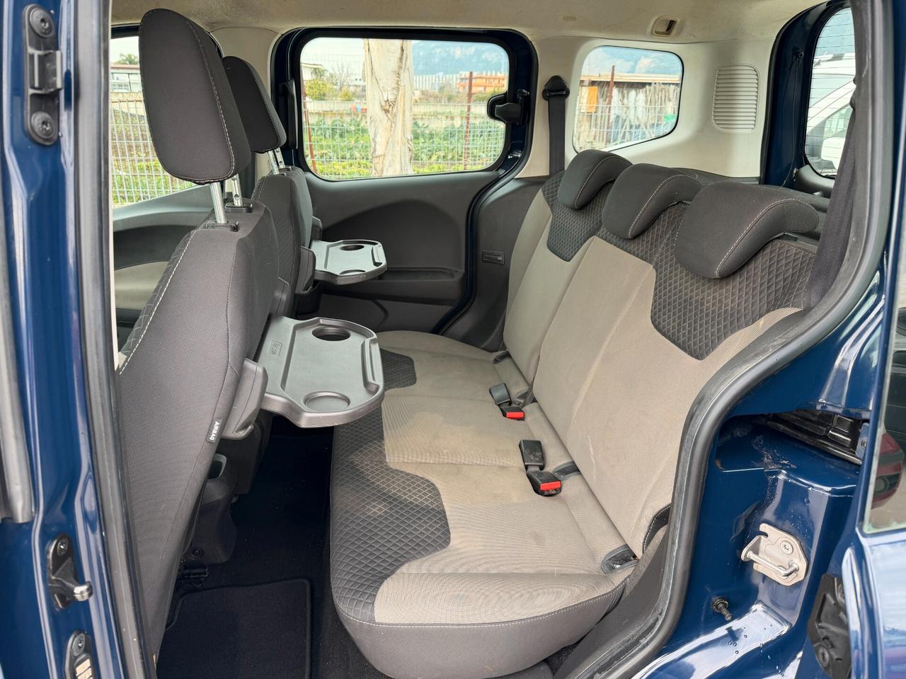 FORD TOURNEO COURIER 2017 1.0 BENZ 74.000 KM