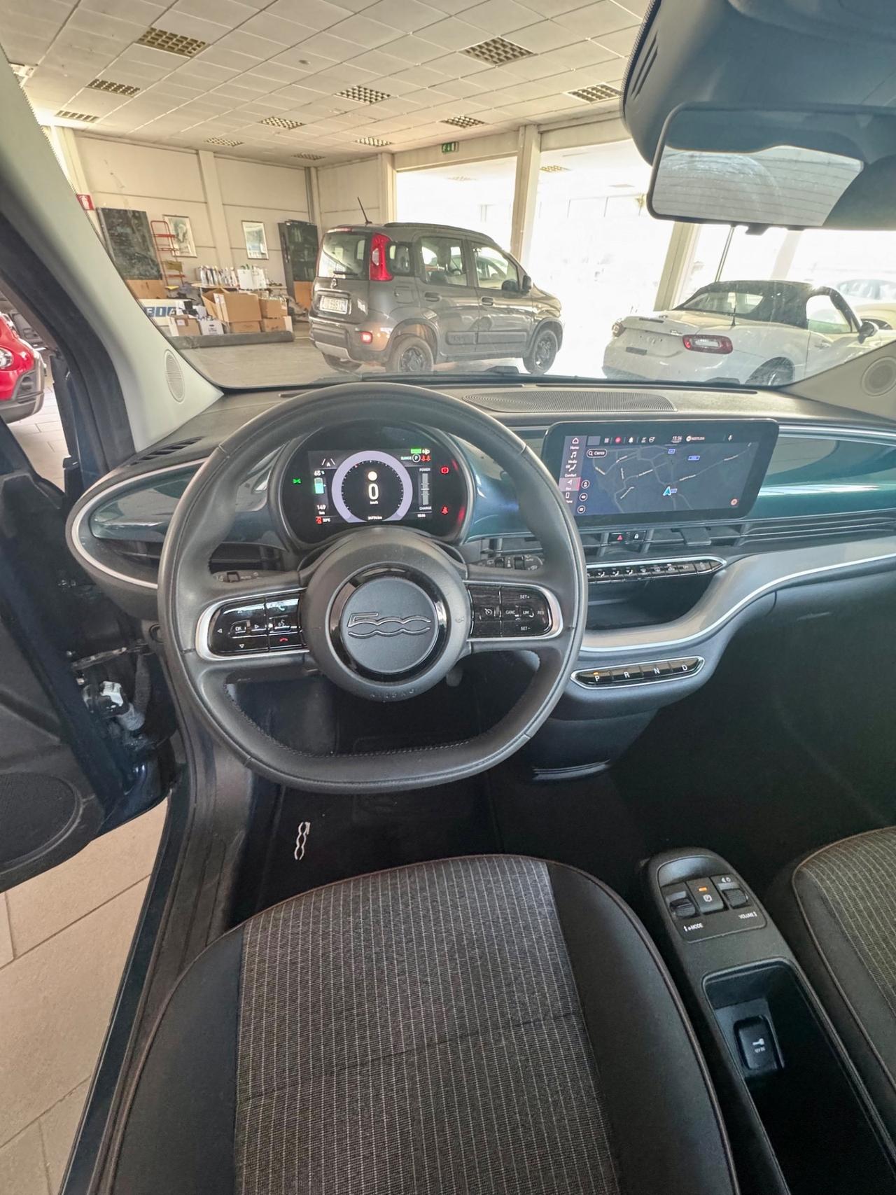 Fiat 500 500e Berlina 42 kWh La Prima