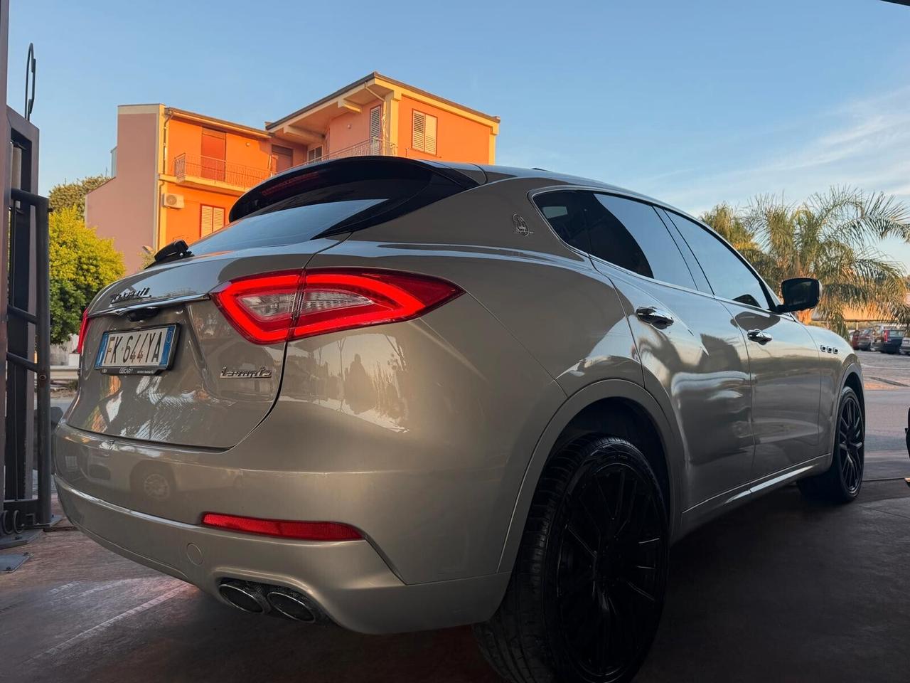 Maserati Levante V6 Diesel 275 CV AWD Gransport