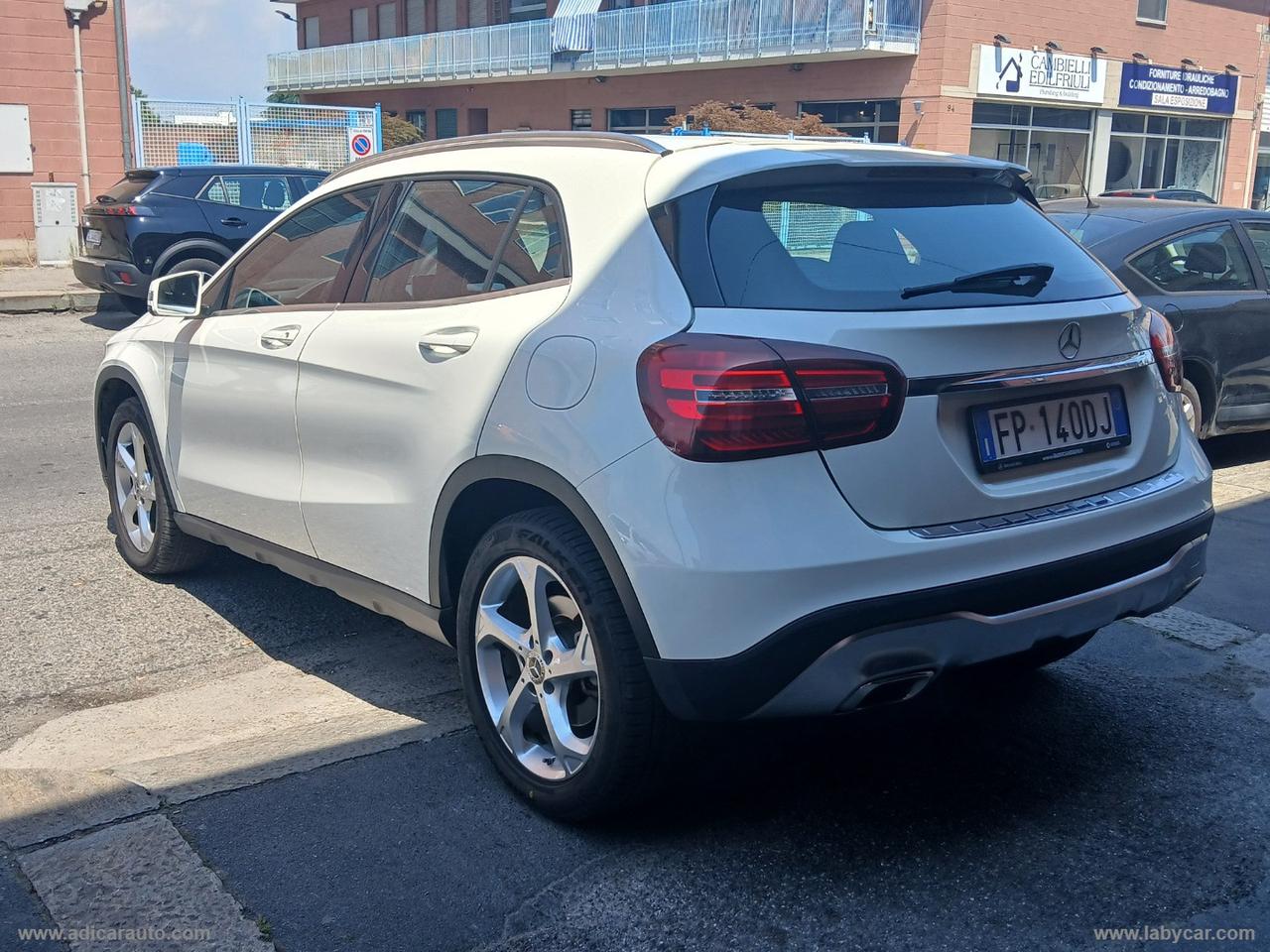 MERCEDES-BENZ GLA 200 d Automatic 4Matic Sport