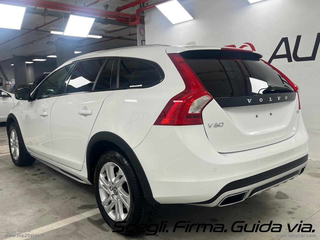 VOLVO V60 Cross Country D3 Geartronic Momentum