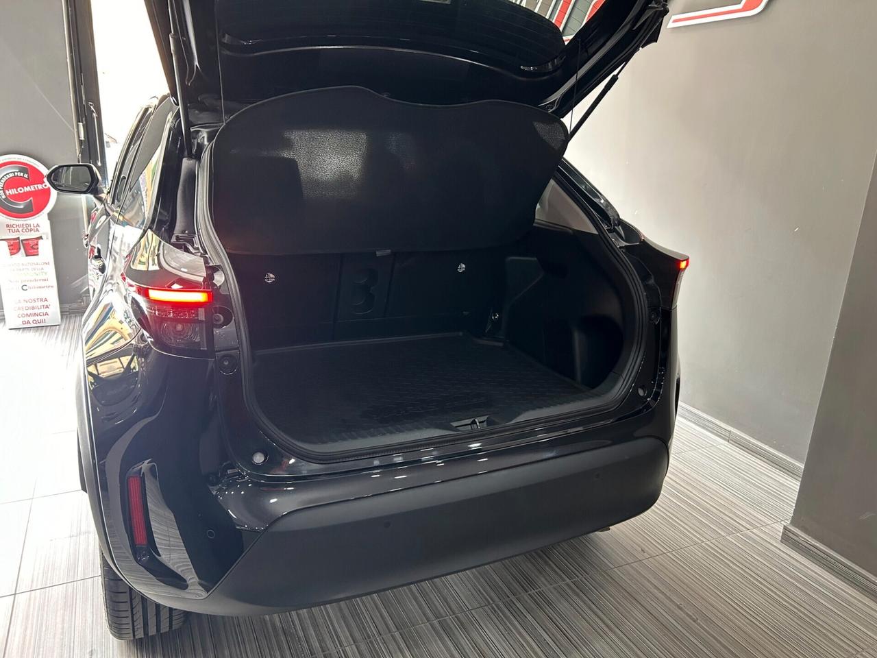 Toyota Yaris Cross 1.5h Hybrid 116cv e-cvt auto Lounge Tetto ITALIANA