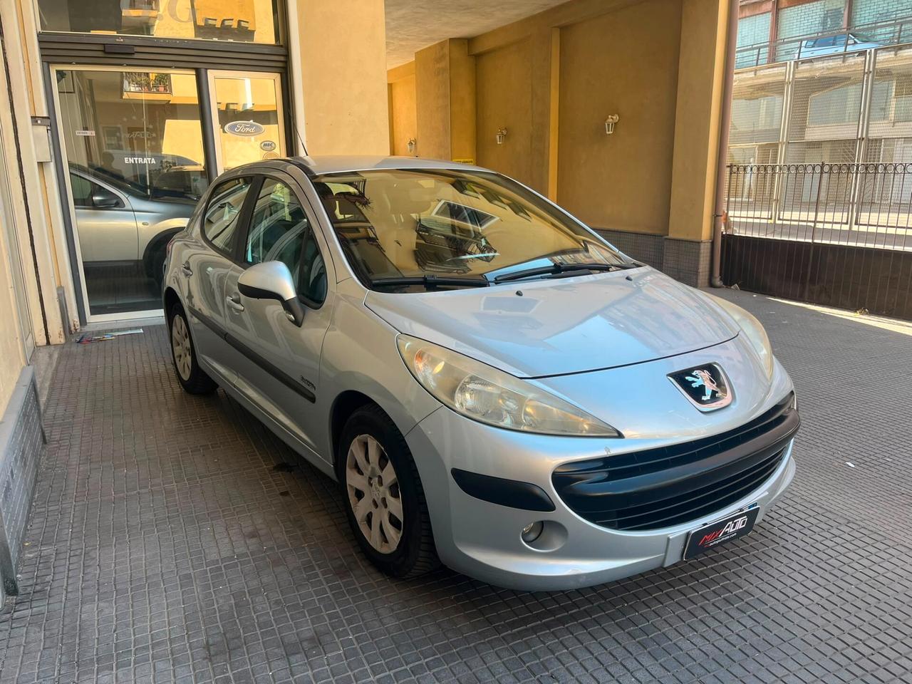 Peugeot 207 1.4 HDi 70CV 5p. ONE Line