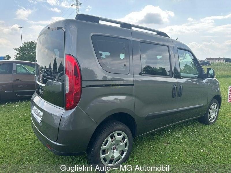 FIAT Doblò 1.4 T-Jet 16V Natural Power Lounge 7 Posti