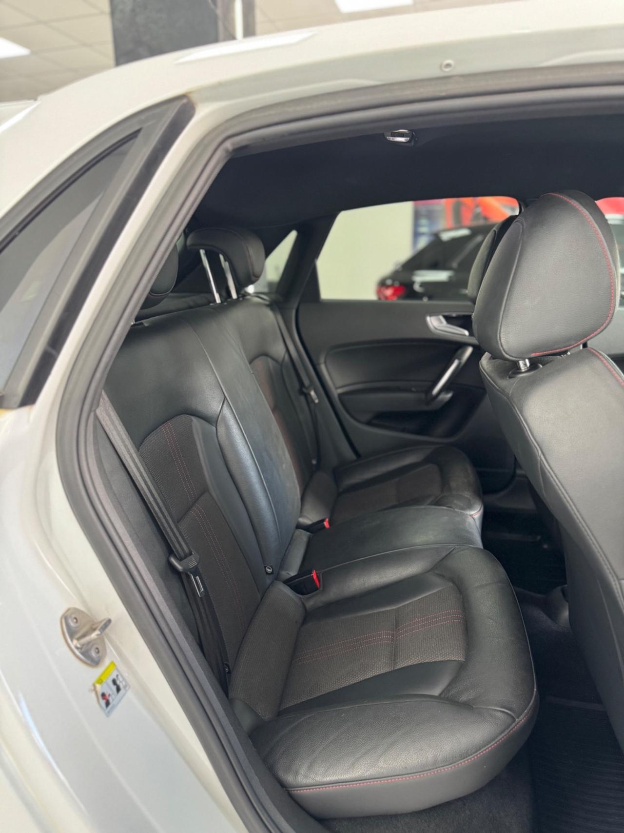 Audi A1 S1 2.0 TFSI quattro