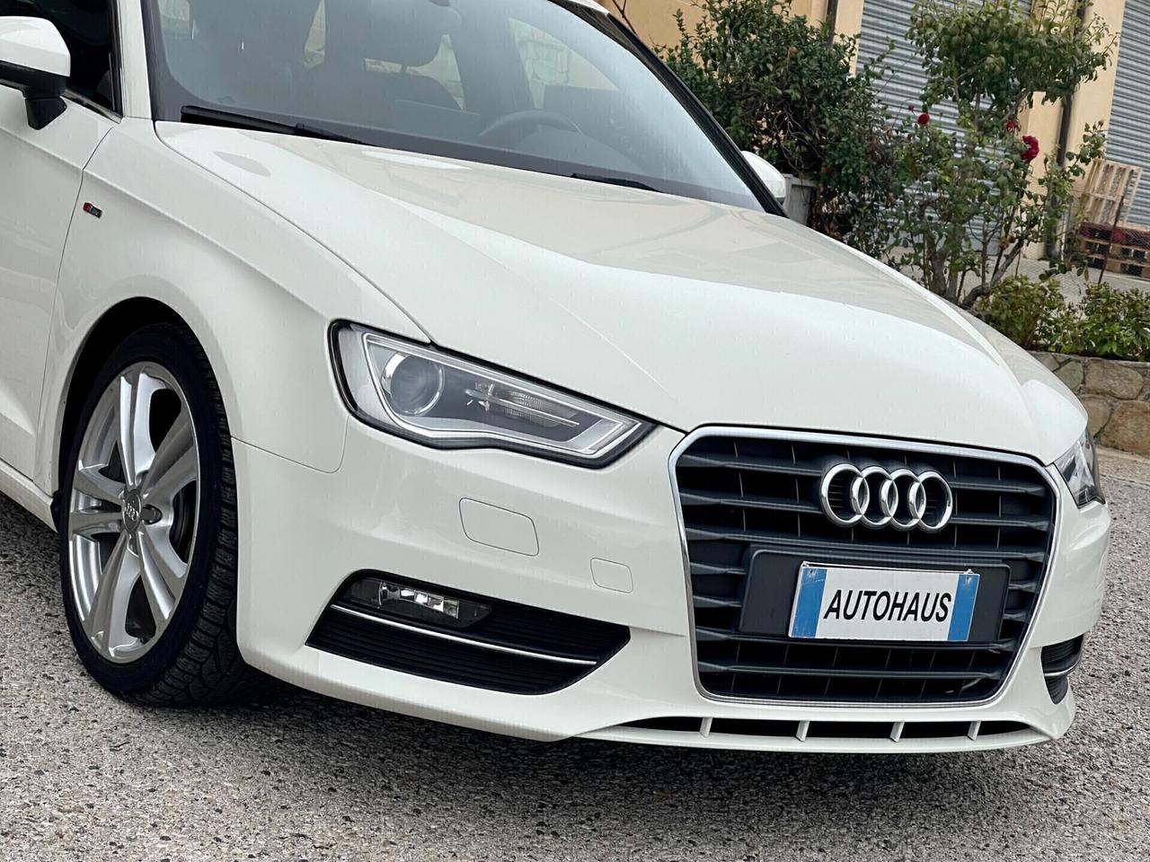 Audi A3 Sportback 2.0 TDI 150cv S-Line - R18 - LED