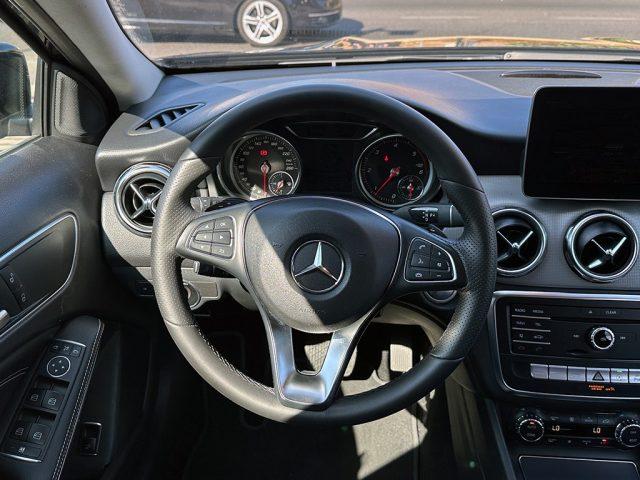 MERCEDES-BENZ GLA 200 d Automatic Sport