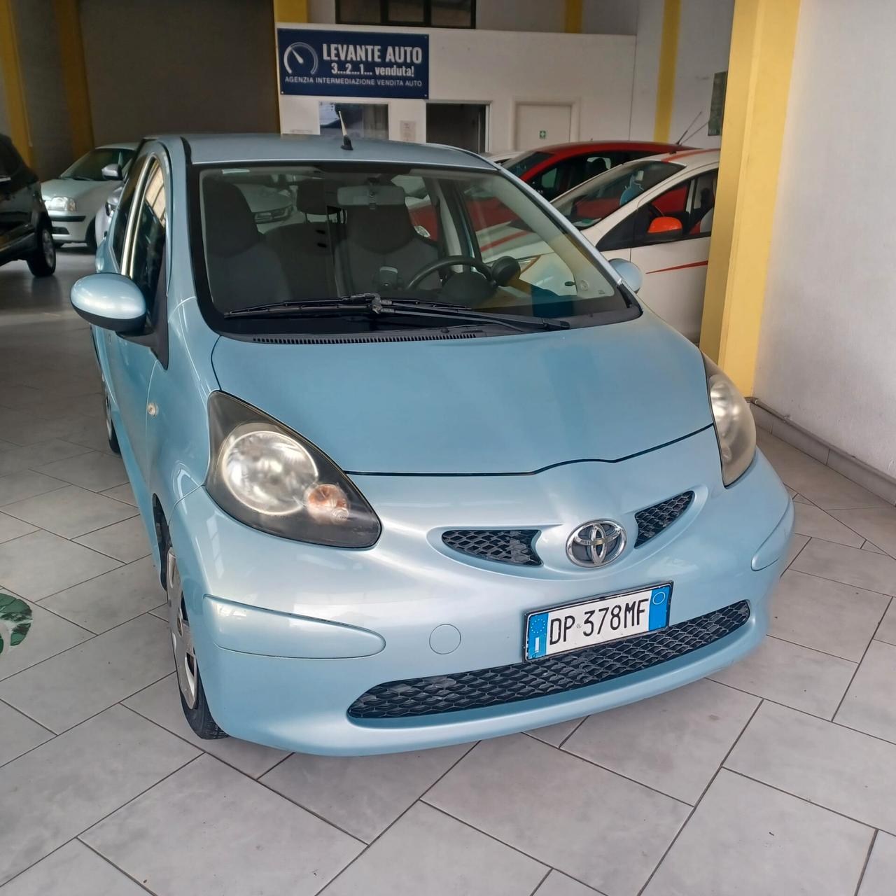 100248KM AYGO 1.0 NEOPATENTATI ECONOMICA