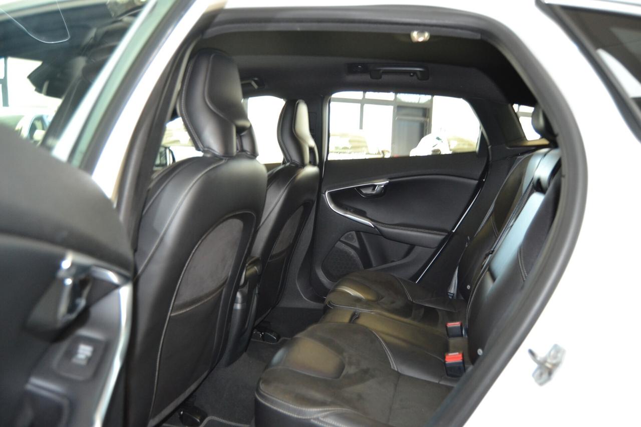 Volvo V40 D2 1.6 R-Design UniPro/Navi/Xenon/Cruse/Pelle