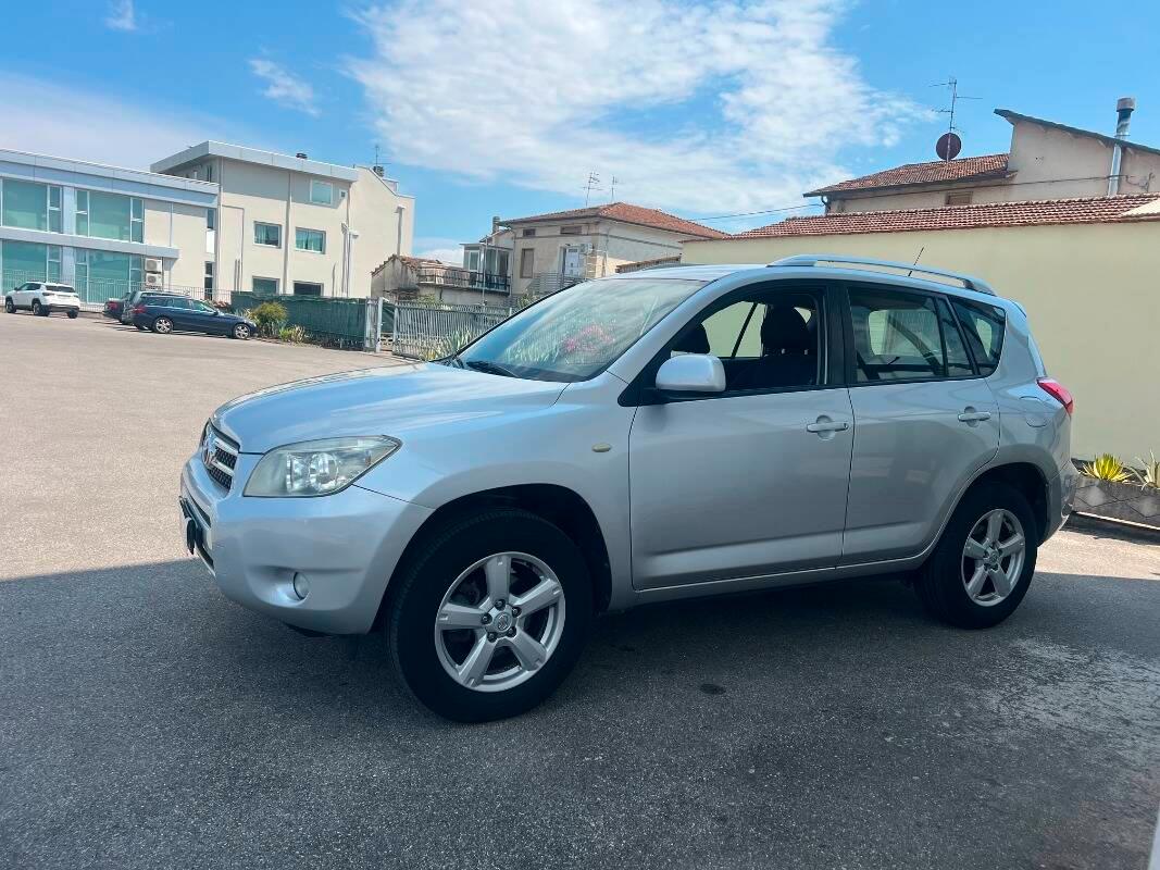 Toyota RAV4 2.2 d-4d 136cv