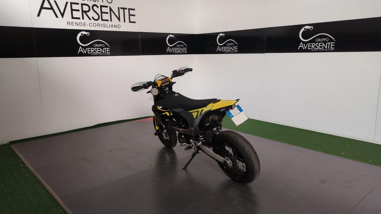Husqvarna 701 Supermoto