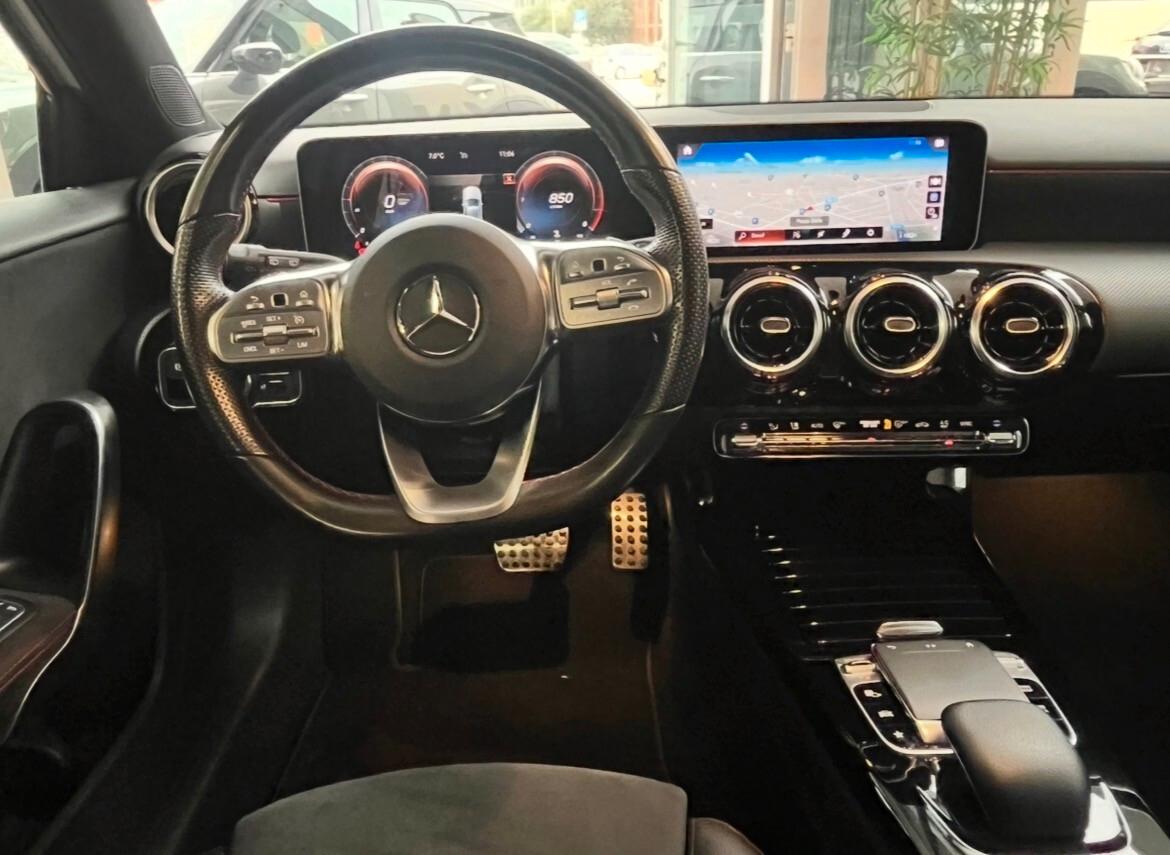 MERCEDES CLASSE A 1.6 TDI 116CV Sport Extra Cambio automatico Navi Cerchi AMG Pelle Alcantara allestimento AMG OK NEOPATENTATI