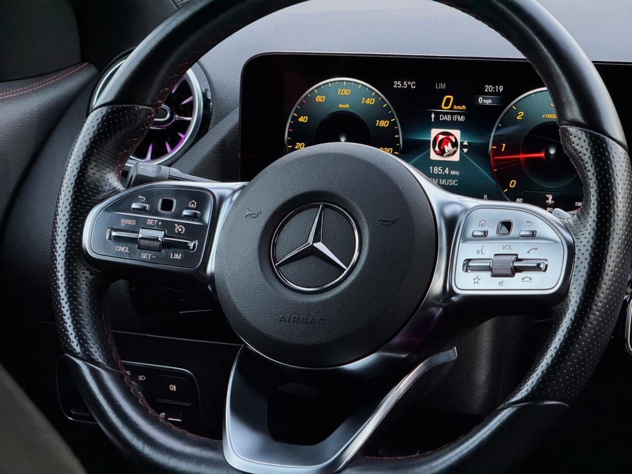 Mercedes-Benz GLA 200 d Premium Plus AMG TETTO
