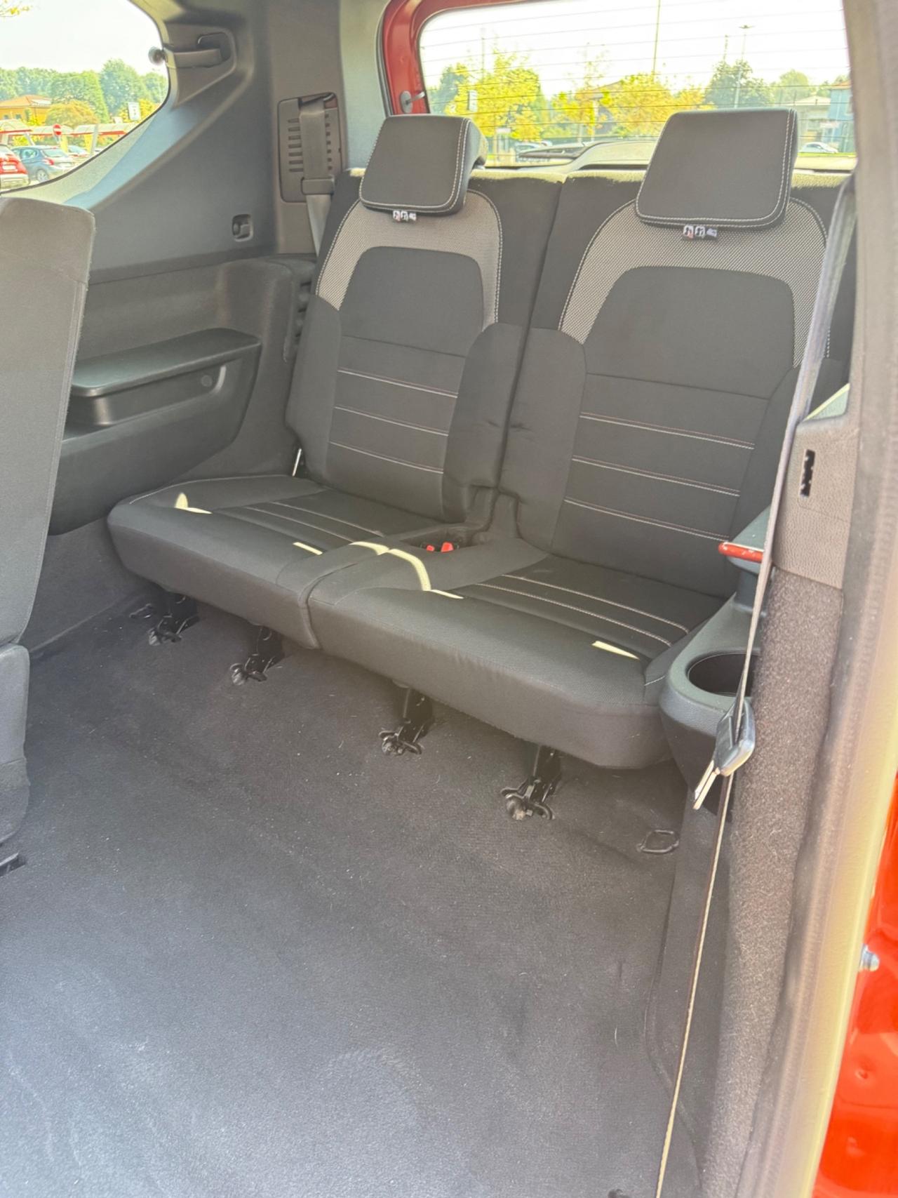 Dacia Jogger 1.0 TCe 110 CV 7 posti*Navi*Sensori*Cerchi