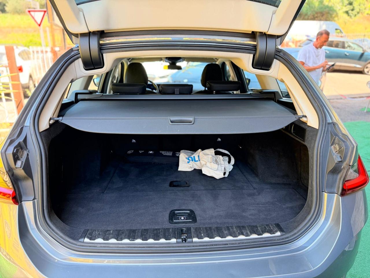 Bmw serie 318d 150CV Touring Anno 12/2022 Permuta Garanzia Finanziamenti