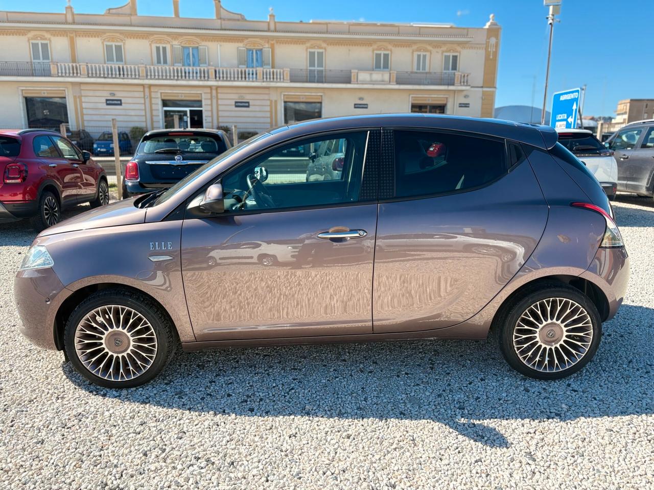 Lancia Ypsilon 1.2 69 CV 5 porte Platinum TETTO APRIBILE