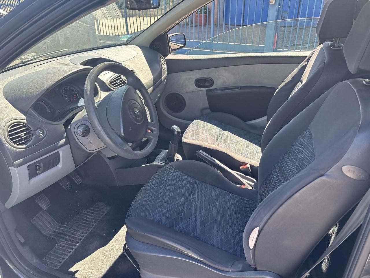 Renault Clio 1.2 16v Confort