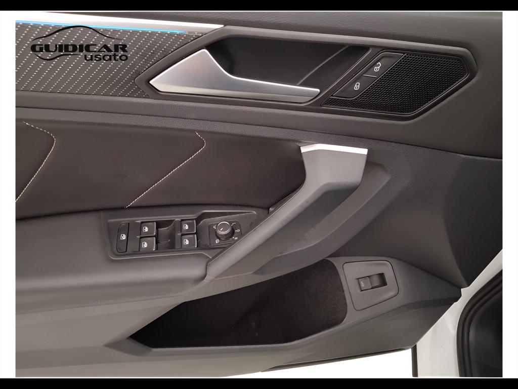 VOLKSWAGEN Tiguan II 2021 - Tiguan 2.0 tdi R-Line 4motion 150cv dsg