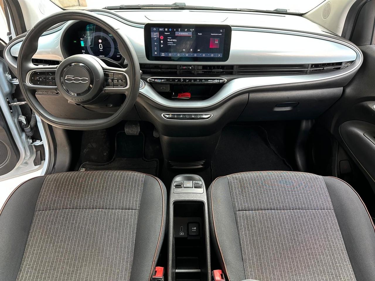 Fiat 500e Berlina 43 kWh La Prima