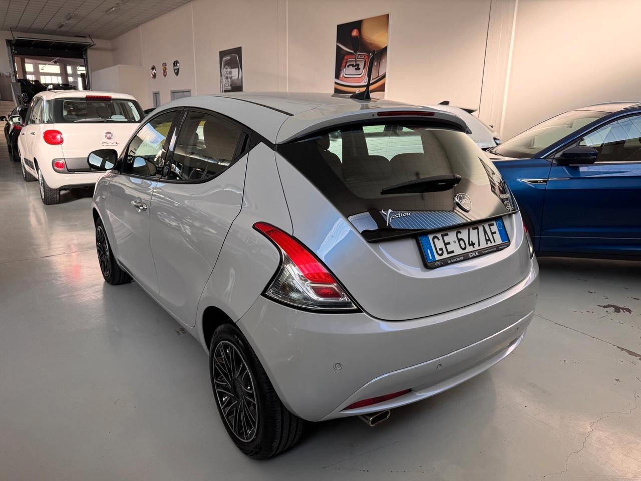 Lancia Ypsilon 1.0 FireFly 5 porte S&S Hybrid Ecochic Gold