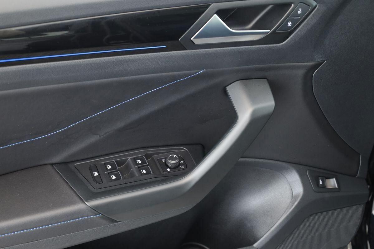 Volkswagen T-Roc R 2.0 TSI DSG 4MOTION BlueMotion Technology