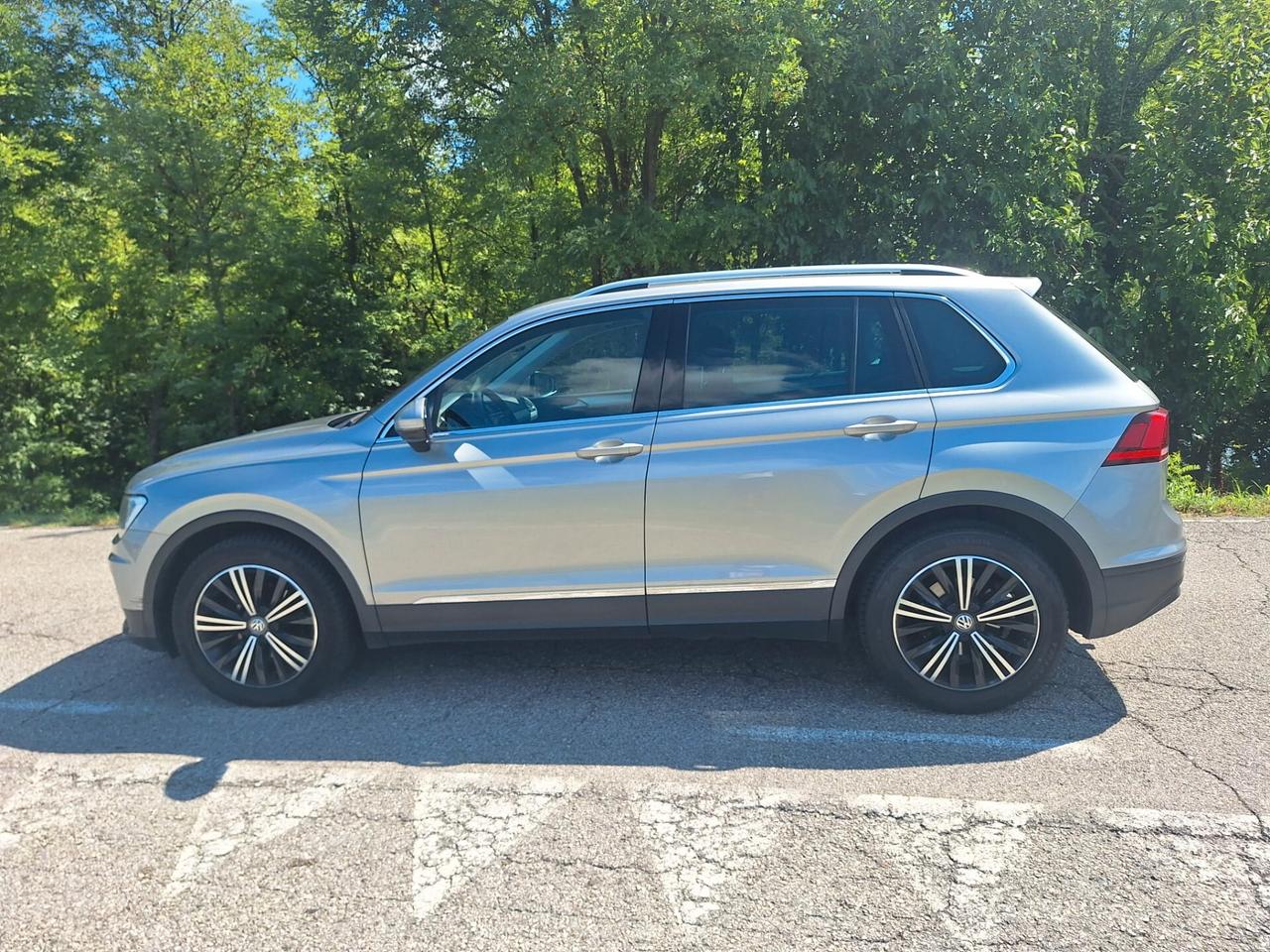 Volkswagen Tiguan 2.0 TDI SCR DSG 4MOTION Business BMT