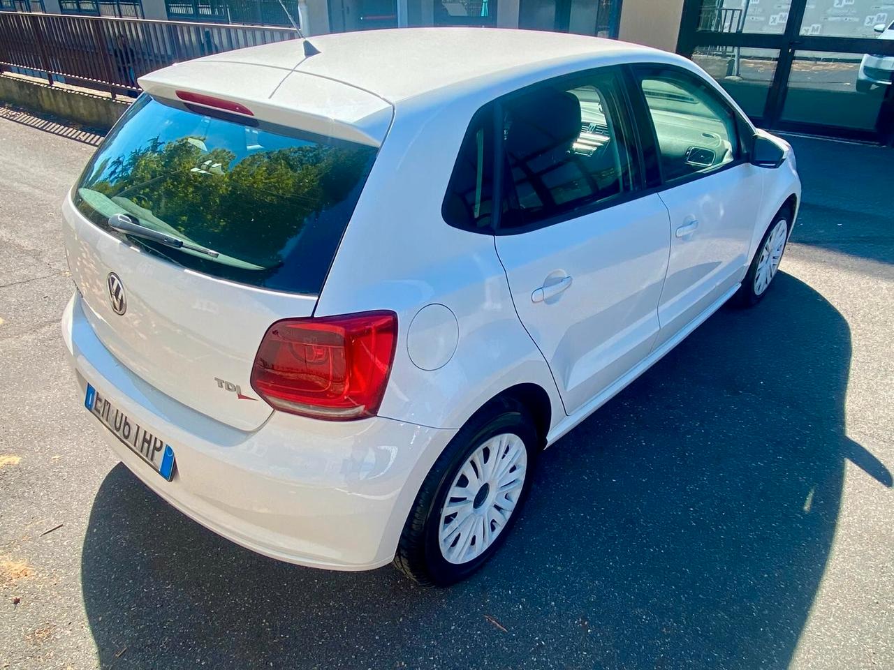 Volkswagen Polo 5p 1.2 tdi COMPLETAMENTE TAGLIANDATA -GARANZIA -NEO PATENTATI