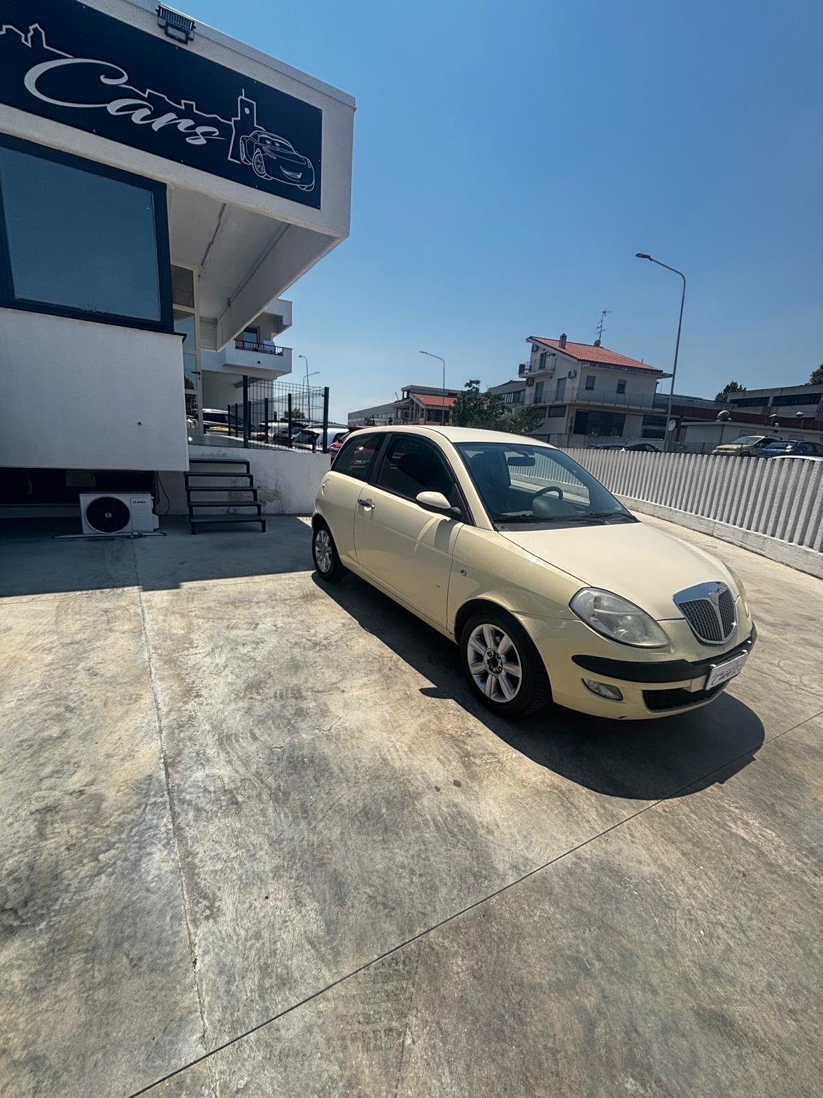 Lancia Ypsilon 1.2 16V Argento