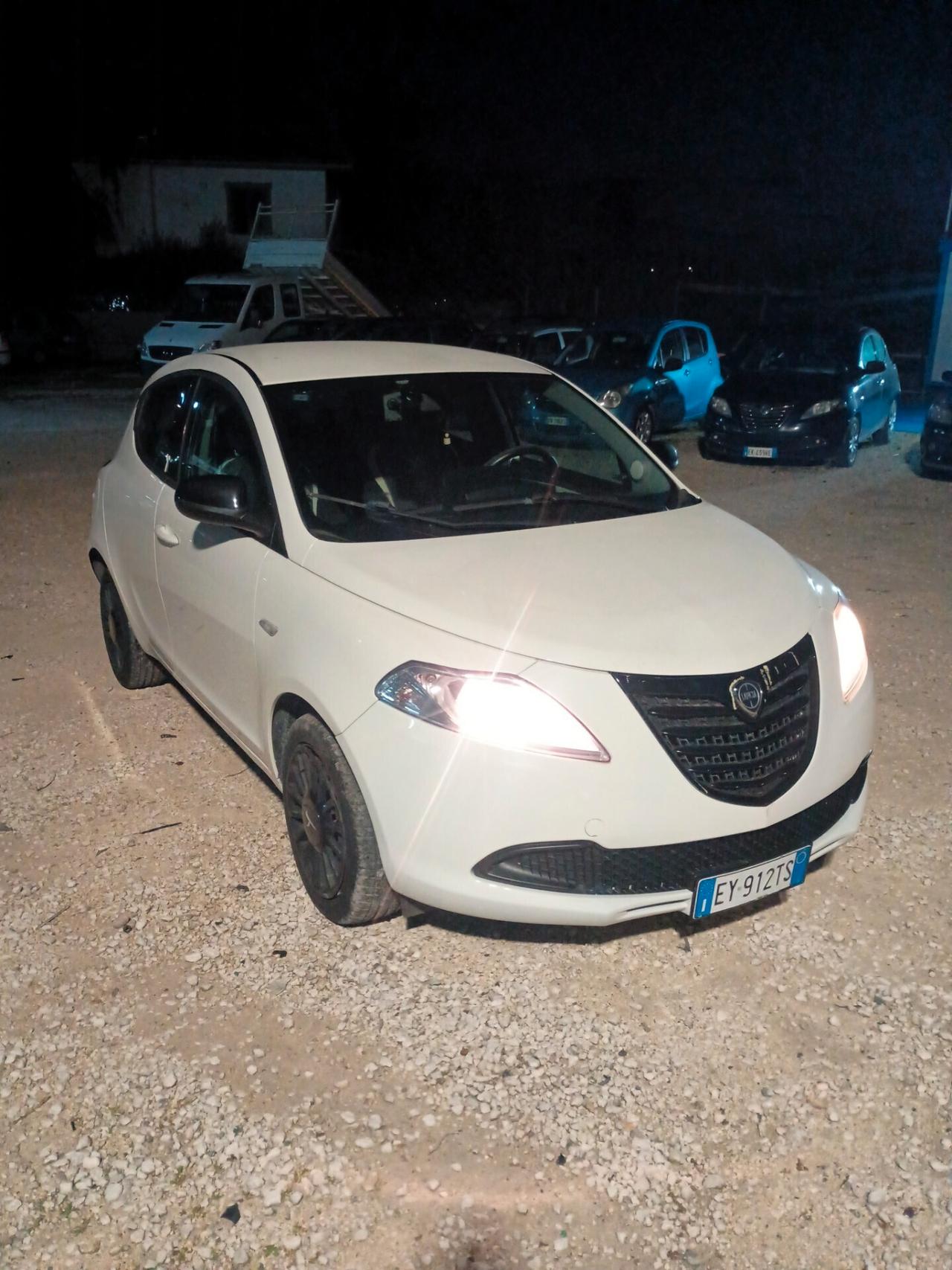 Lancia Ypsilon 1.2 69 CV 5 porte GPL Ecochic Gold