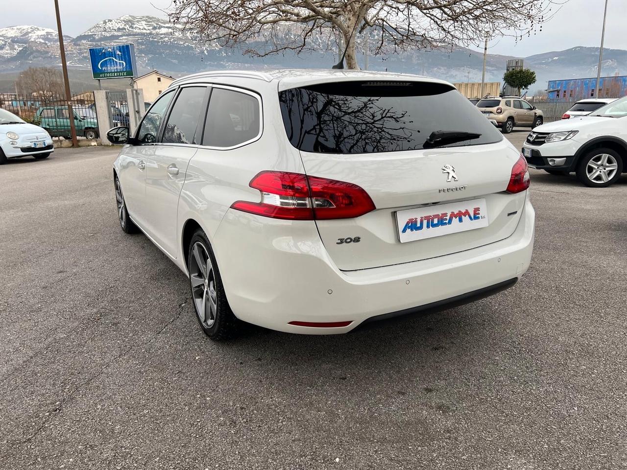 Peugeot 308 BlueHDi 120 S&S SW Allure