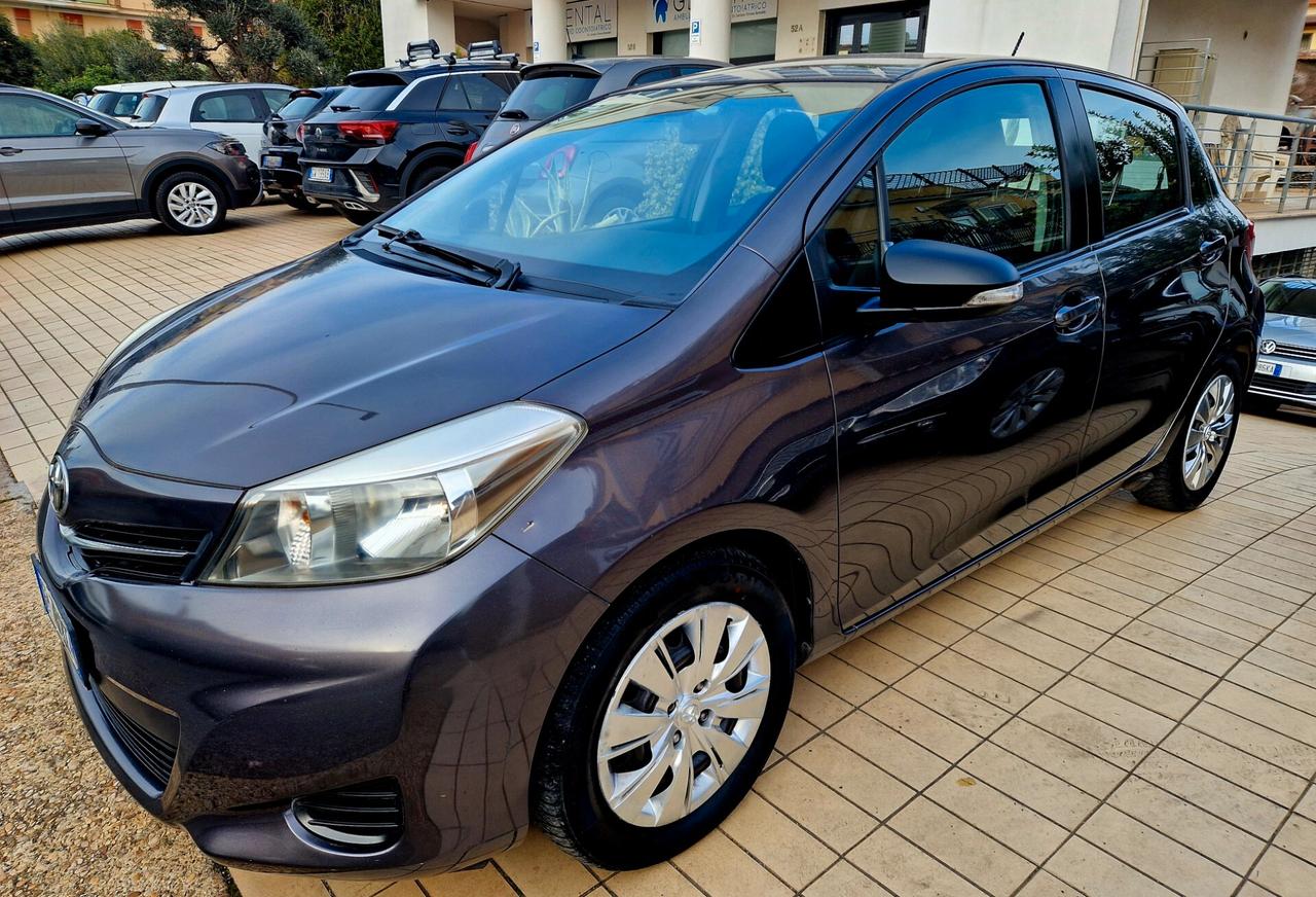 Toyota Yaris 1.0 5 porte Lounge