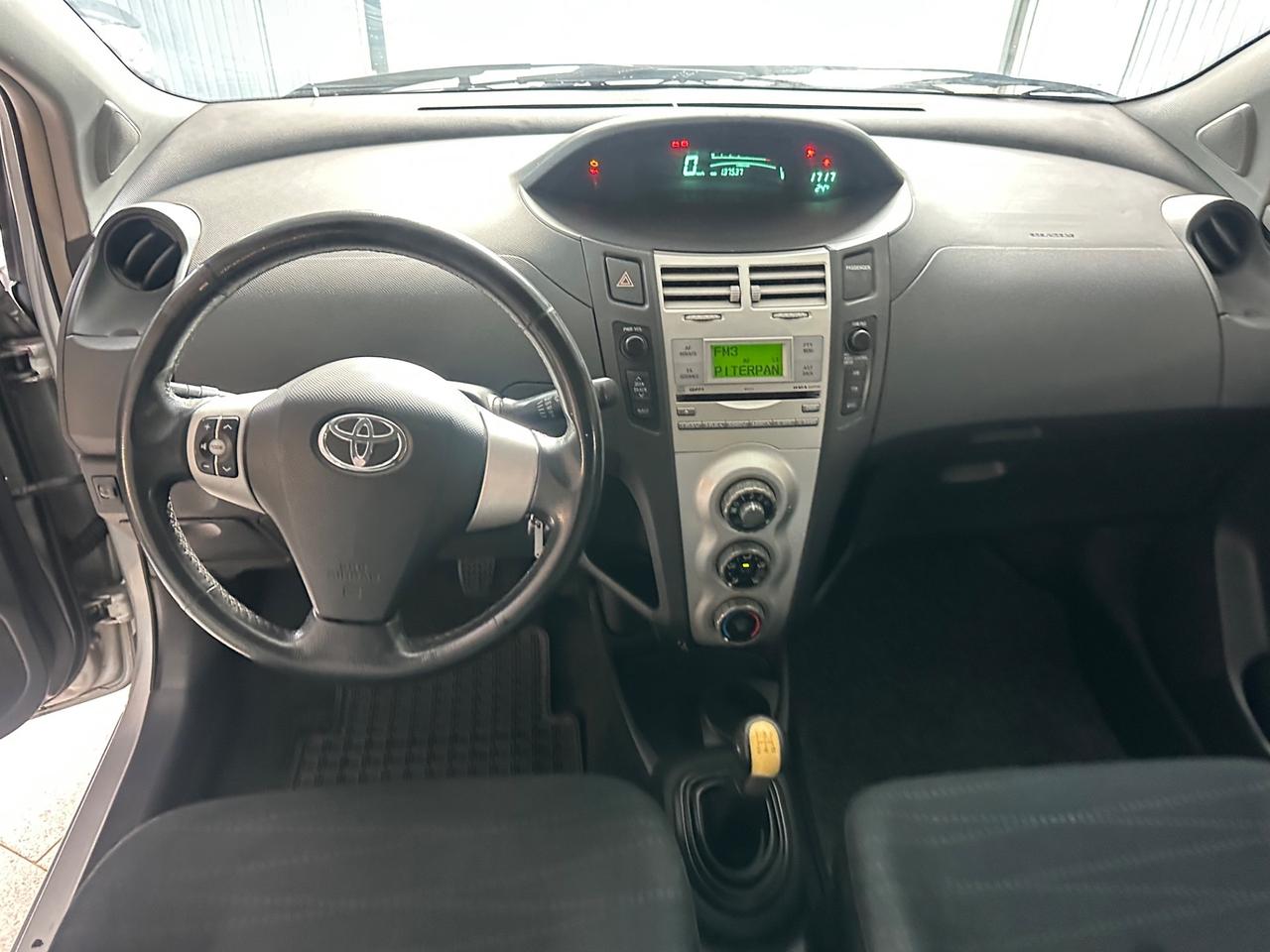 Toyota Yaris 1.0 5 porte Sol