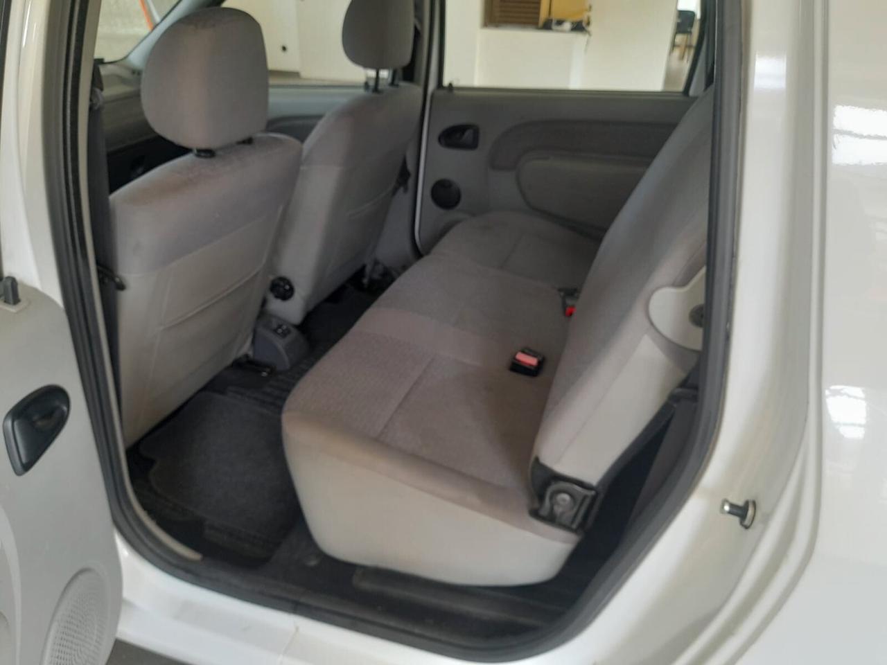 Dacia Logan MCV 1.6 7 posti Lauréate