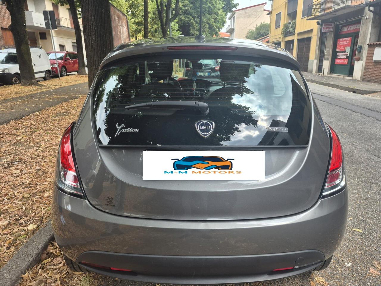Lancia Ypsilon 1.0 FireFly 5 porte S&S Hybrid Silver
