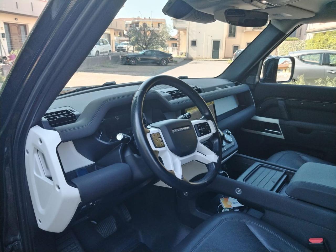 Land Rover Defender X-Dynamic SE D 200 MHEV
