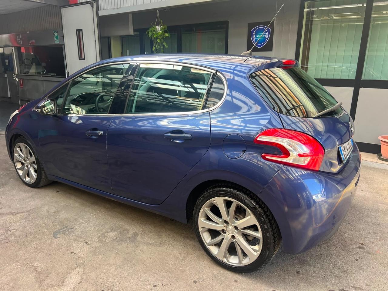 Peugeot 208 1.6 e-HDi 92 CV Stop&Start 5 porte Allure