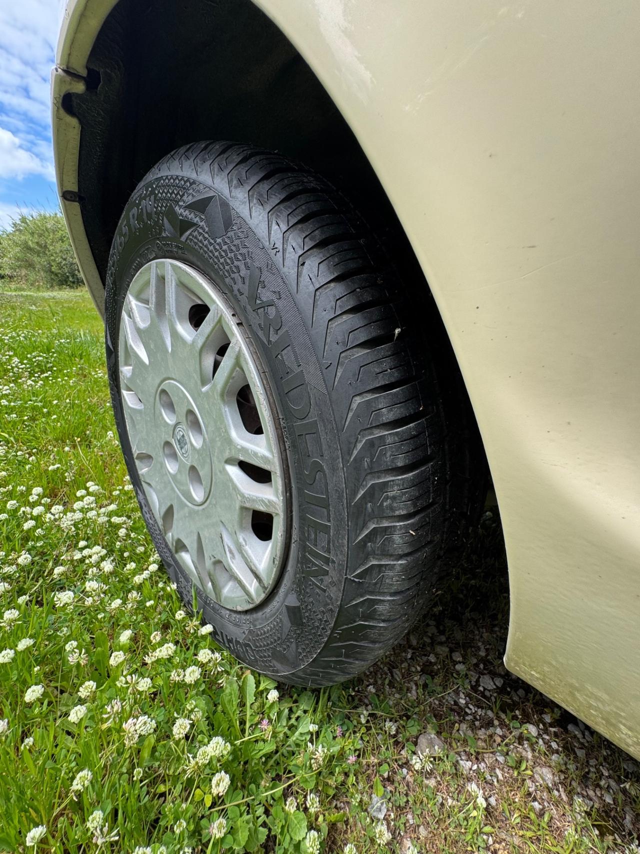 Lancia Ypsilon 1.2 Oro 100