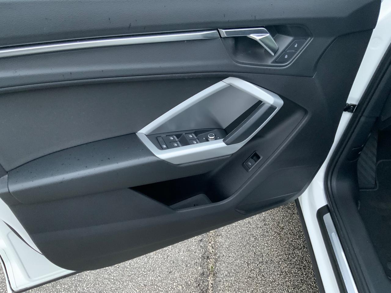 Audi Q3 35 TDI S tronic Business Advanced