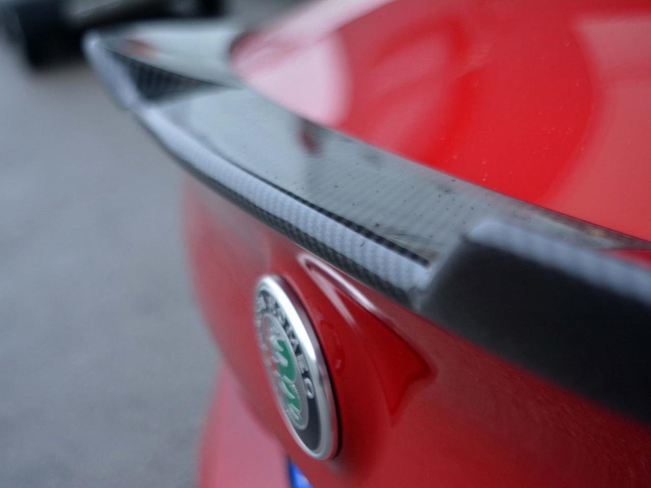 Alfa Romeo Giulia 2.0 turbo 280cv competizione q4 at8