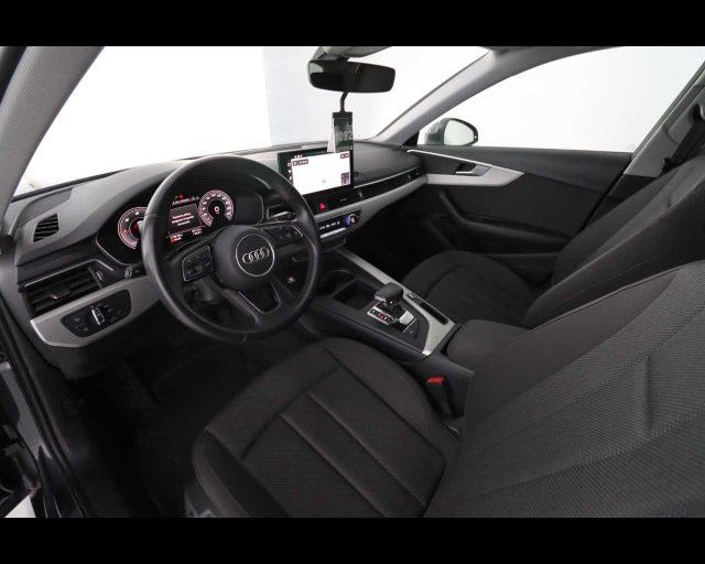 AUDI A4 Avant 40 TDI S tronic Business Advanced