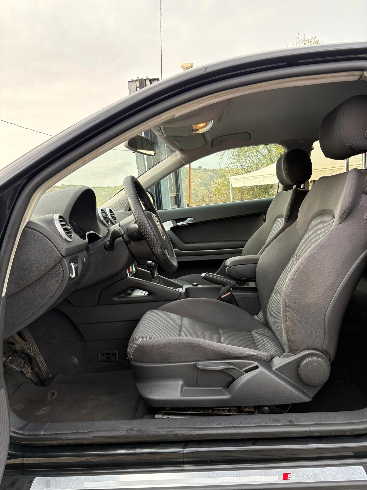 Audi A3 Sline 1.6 TDI 105 CV