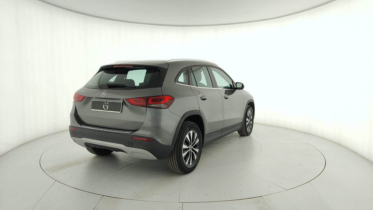 Mercedes-Benz GLA 200 d Sport auto