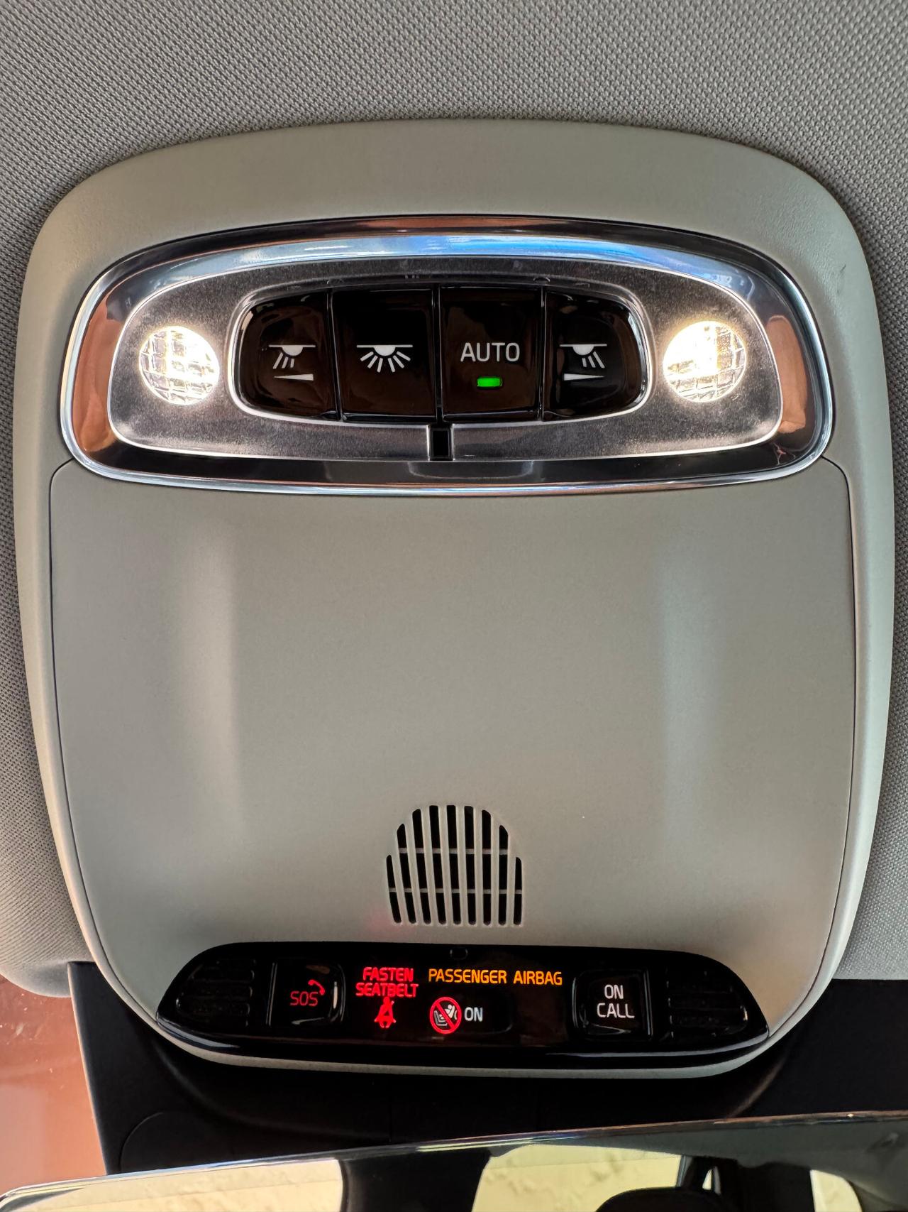 Volvo XC 90 B5 (d) AWD automatico 7 posti Momentum Pro